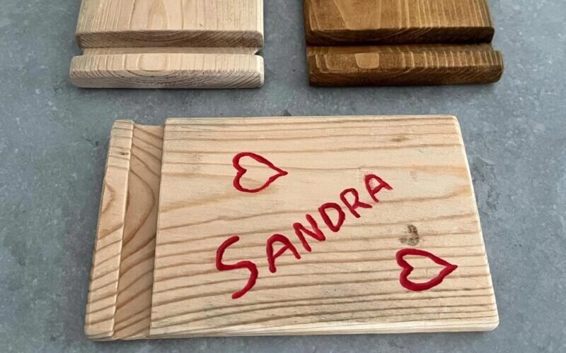 You are currently viewing Wood Phone & Tablet Holder